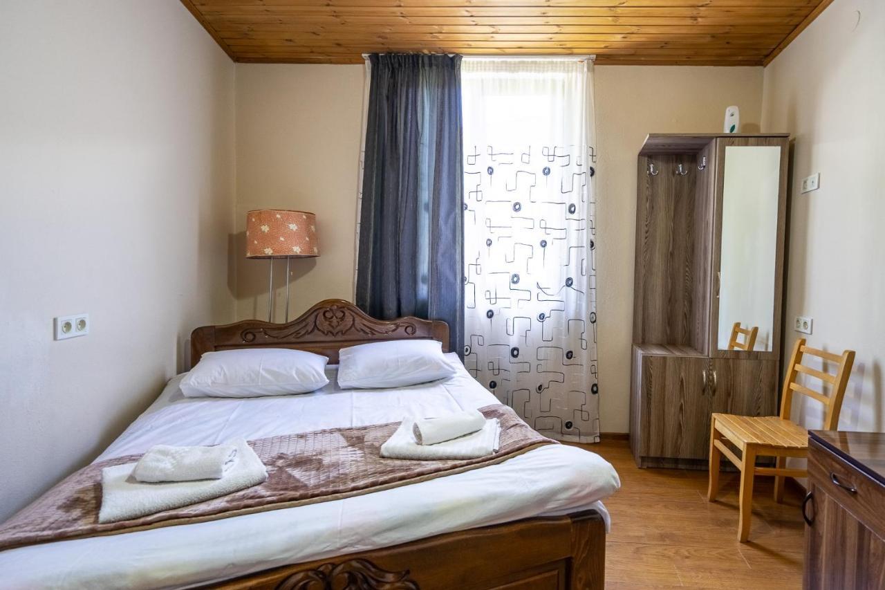 Guest House Nikala Mestia Eksteriør bilde